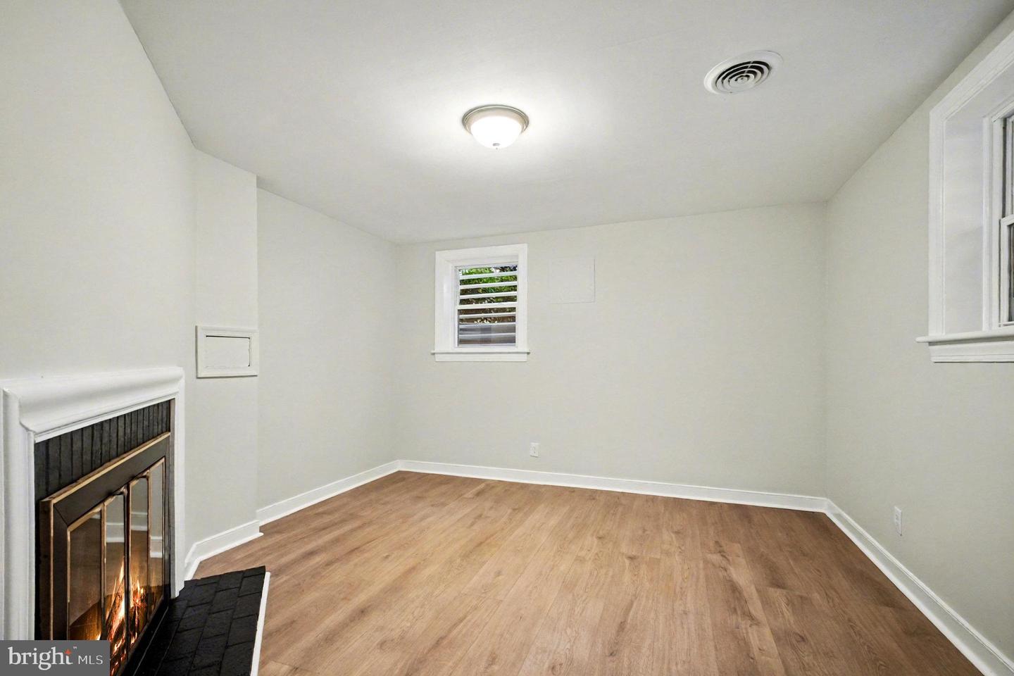 811 COLLEGE AVE, FREDERICKSBURG, Virginia 22401, 3 Bedrooms Bedrooms, 11 Rooms Rooms,3 BathroomsBathrooms,Residential,For sale,811 COLLEGE AVE,VAFB2009316 MLS # VAFB2009316