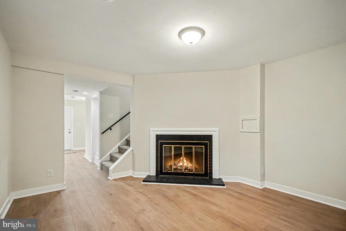 811 COLLEGE AVE, FREDERICKSBURG, Virginia 22401, 3 Bedrooms Bedrooms, 11 Rooms Rooms,3 BathroomsBathrooms,Residential,For sale,811 COLLEGE AVE,VAFB2009316 MLS # VAFB2009316