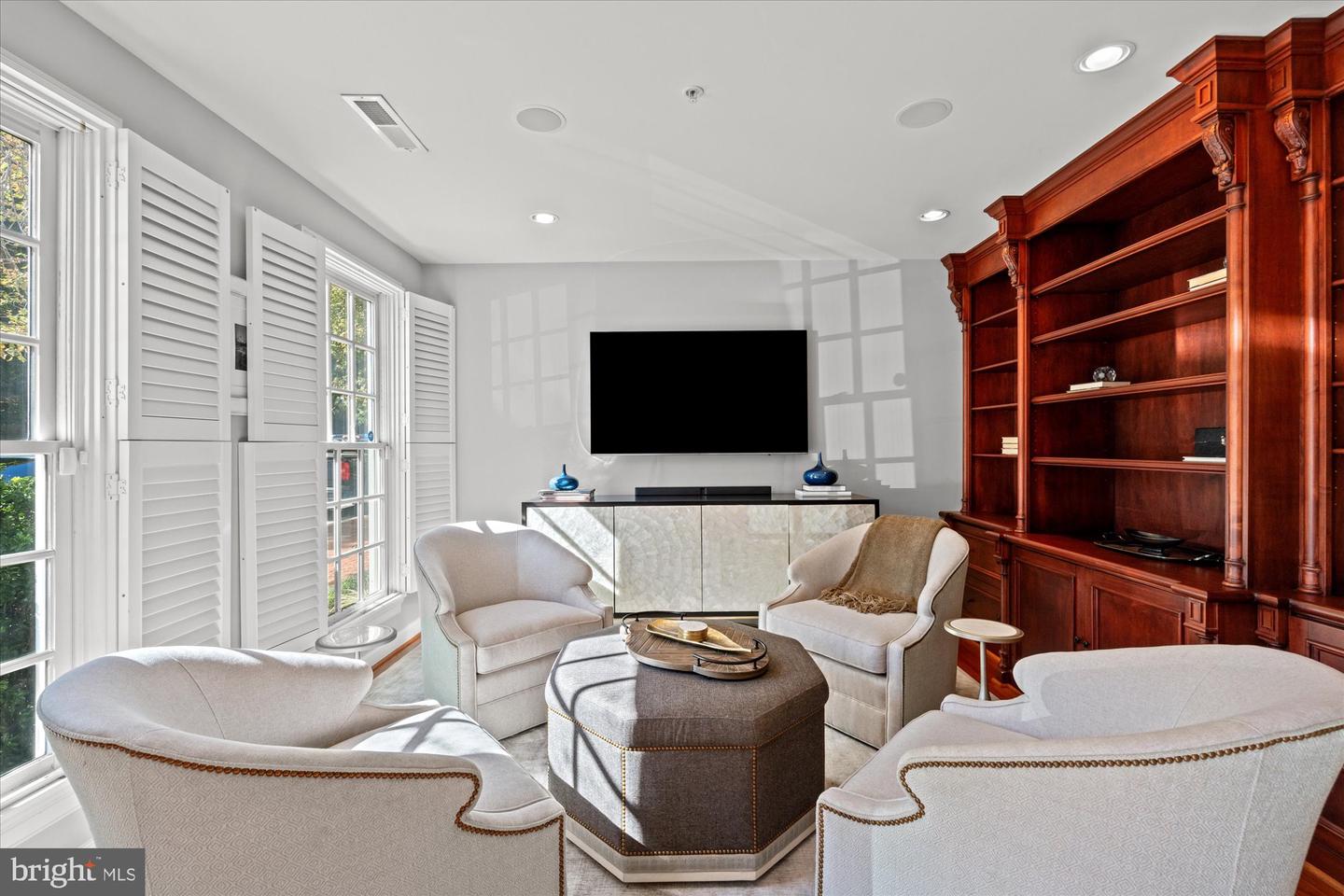 403 PRINCESS ST, ALEXANDRIA, Virginia 22314, 3 Bedrooms Bedrooms, ,3 BathroomsBathrooms,Residential,For sale,403 PRINCESS ST,VAAX2051900 MLS # VAAX2051900 403 PRINCESS ST, ALEXANDRIA, Virginia 22314, 3 Bedrooms Bedrooms, ,3 BathroomsBathrooms,Residential,For sale,403 PRINCESS ST,VAAX2051900 MLS # VAAX2051900