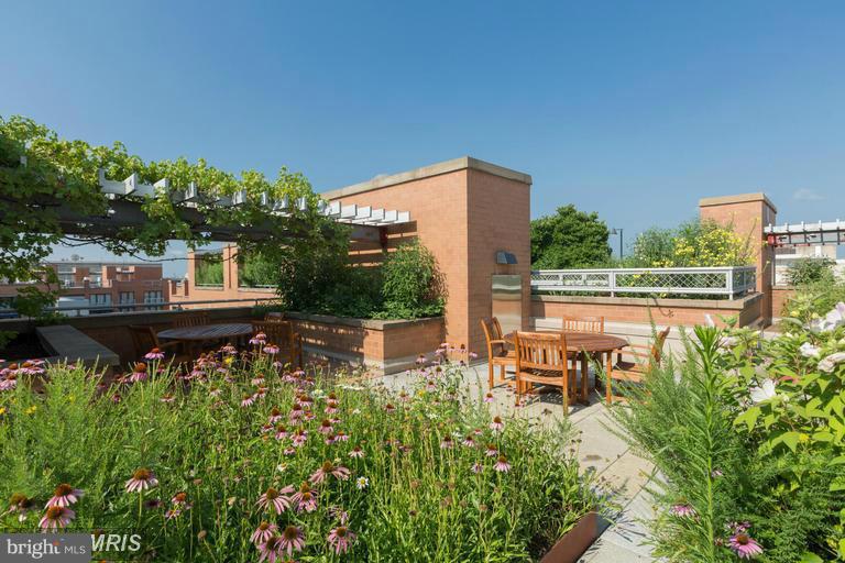 631 D ST NW #128, WASHINGTON, District Of Columbia 20004, 2 Bedrooms Bedrooms, ,2 BathroomsBathrooms,Residential,For sale,631 D ST NW #128,DCDC2232290 MLS # DCDC2232290