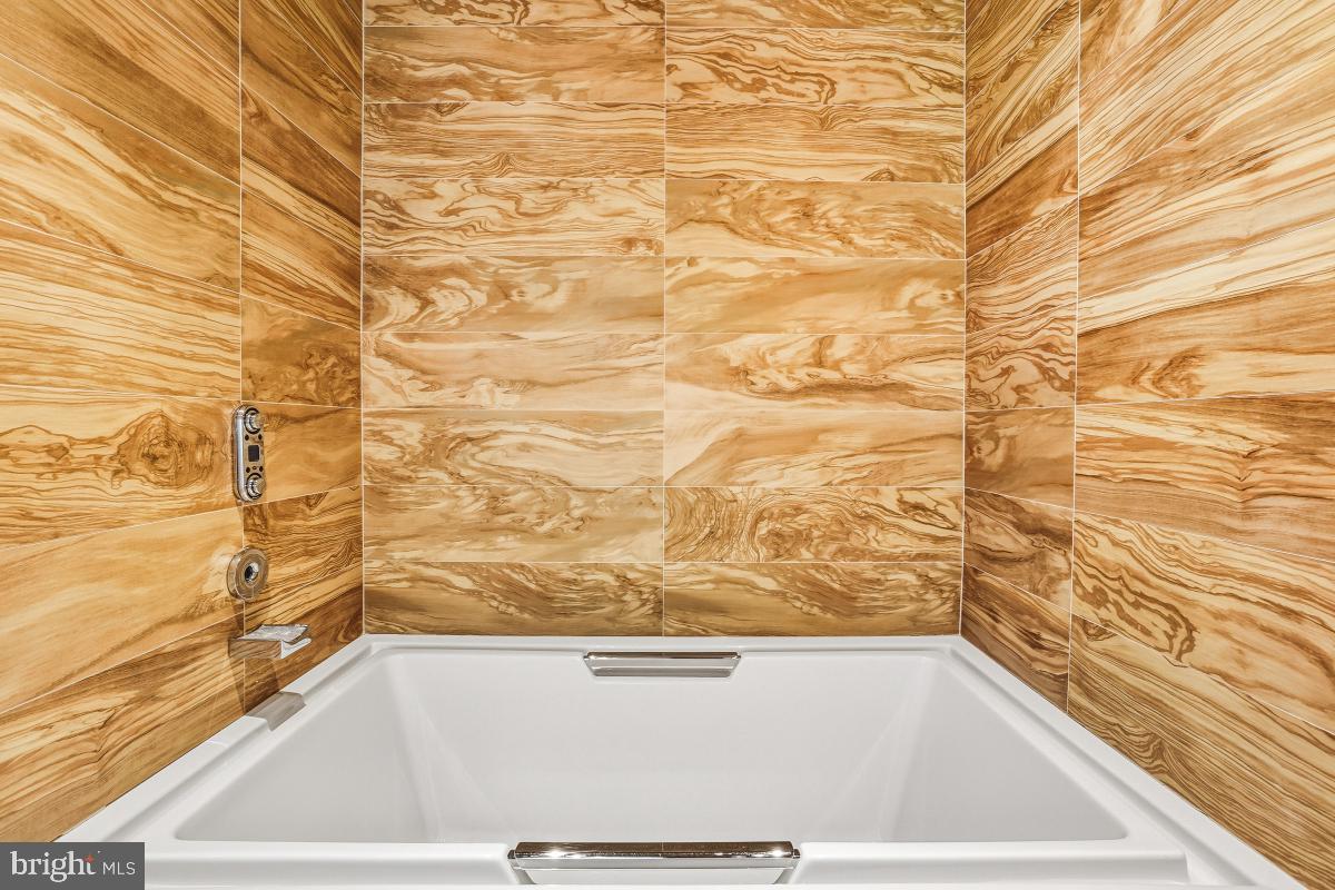 1700 KALORAMA RD NW #407, WASHINGTON, District Of Columbia 20009, 2 Bedrooms Bedrooms, ,2 BathroomsBathrooms,Residential,For sale,1700 KALORAMA RD NW #407,DCDC2232292 MLS # DCDC2232292