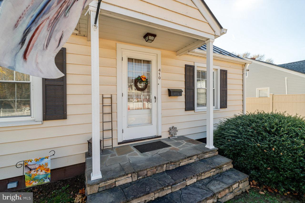 410 E EAST ROCKINGHAM ST, ELKTON, Virginia 22827, 4 Bedrooms Bedrooms, ,2 BathroomsBathrooms,Residential,For sale,410 E EAST ROCKINGHAM ST,VARO2002744 MLS # VARO2002744