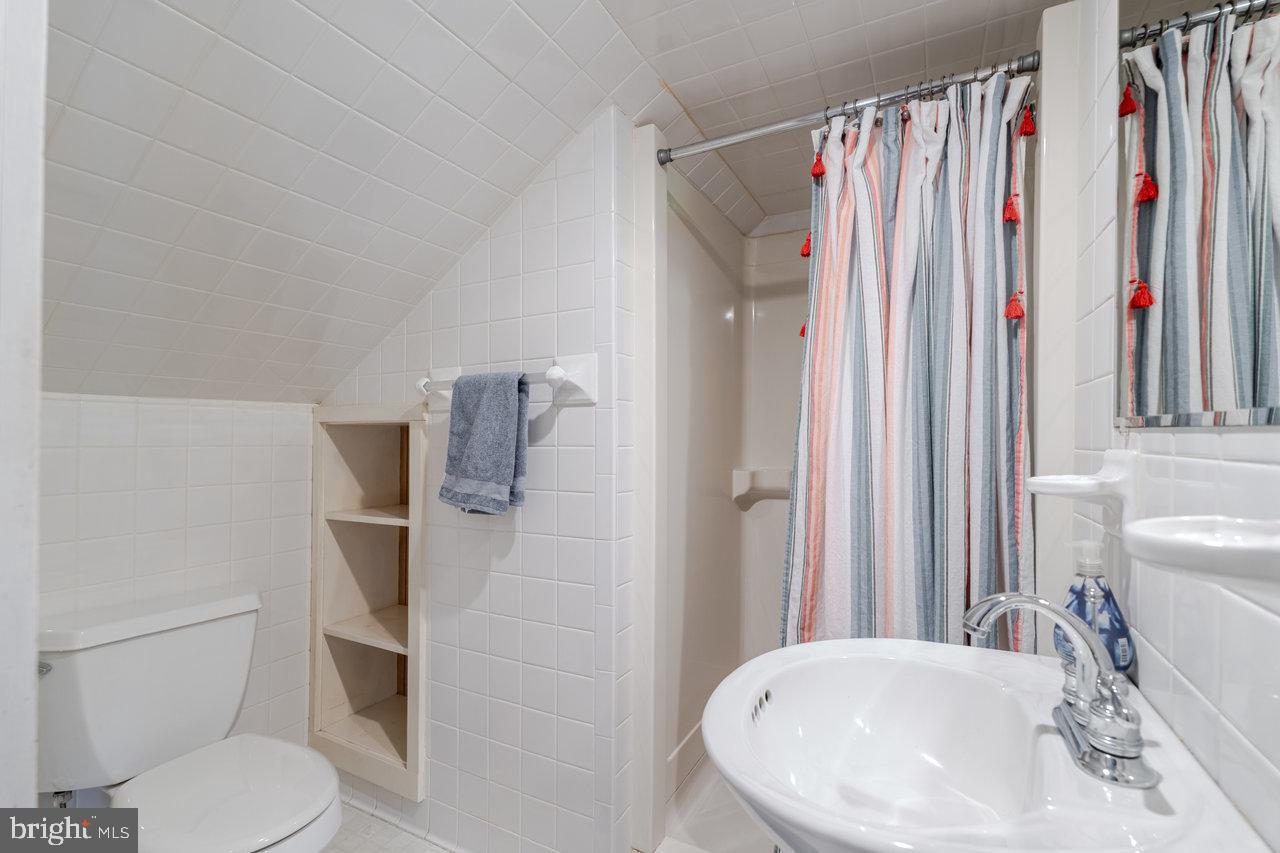 410 E EAST ROCKINGHAM ST, ELKTON, Virginia 22827, 4 Bedrooms Bedrooms, ,2 BathroomsBathrooms,Residential,For sale,410 E EAST ROCKINGHAM ST,VARO2002744 MLS # VARO2002744