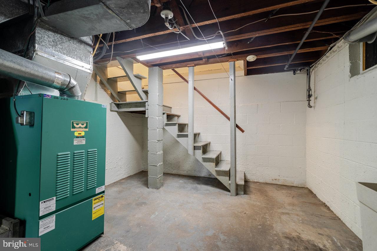 410 E EAST ROCKINGHAM ST, ELKTON, Virginia 22827, 4 Bedrooms Bedrooms, ,2 BathroomsBathrooms,Residential,For sale,410 E EAST ROCKINGHAM ST,VARO2002744 MLS # VARO2002744