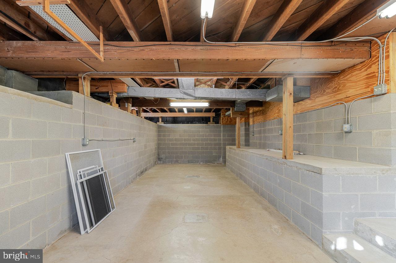 410 E EAST ROCKINGHAM ST, ELKTON, Virginia 22827, 4 Bedrooms Bedrooms, ,2 BathroomsBathrooms,Residential,For sale,410 E EAST ROCKINGHAM ST,VARO2002744 MLS # VARO2002744