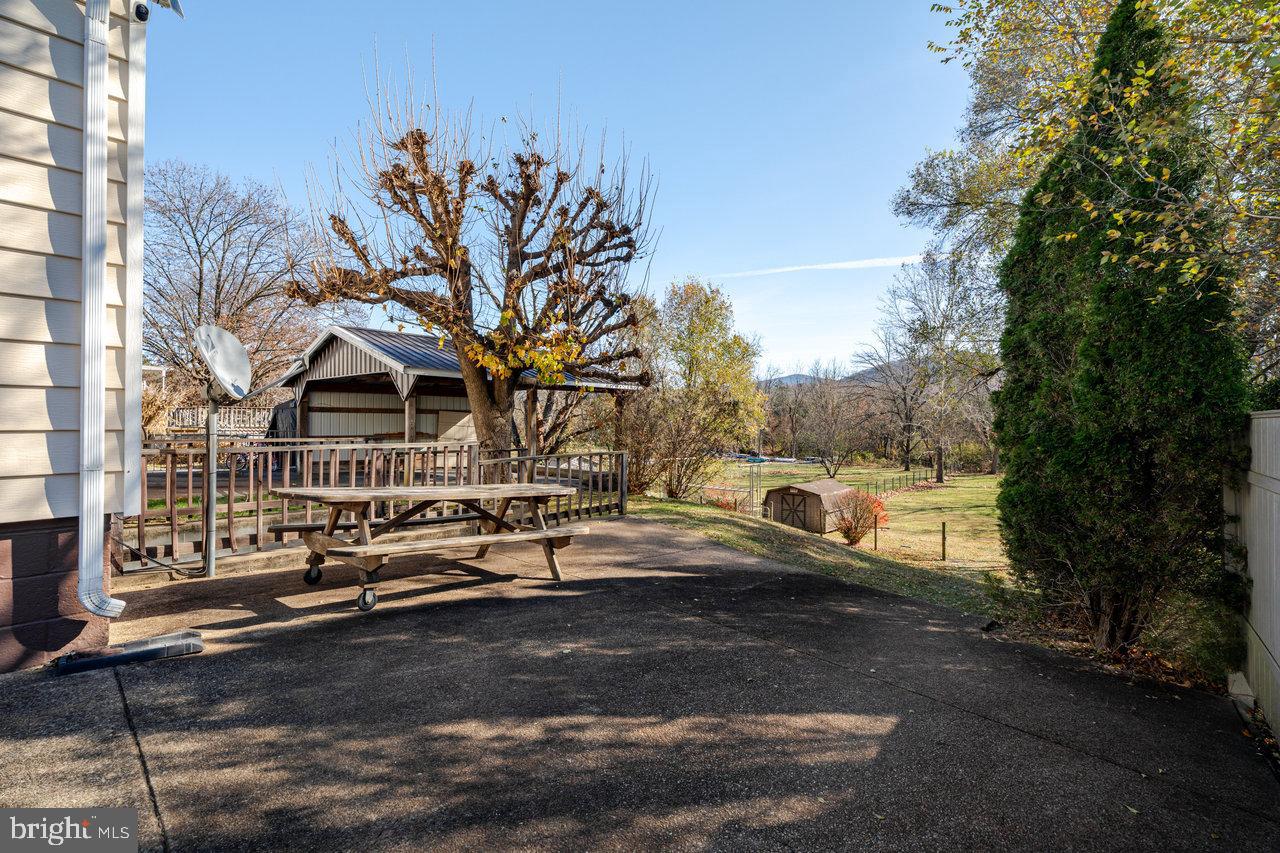 410 E EAST ROCKINGHAM ST, ELKTON, Virginia 22827, 4 Bedrooms Bedrooms, ,2 BathroomsBathrooms,Residential,For sale,410 E EAST ROCKINGHAM ST,VARO2002744 MLS # VARO2002744