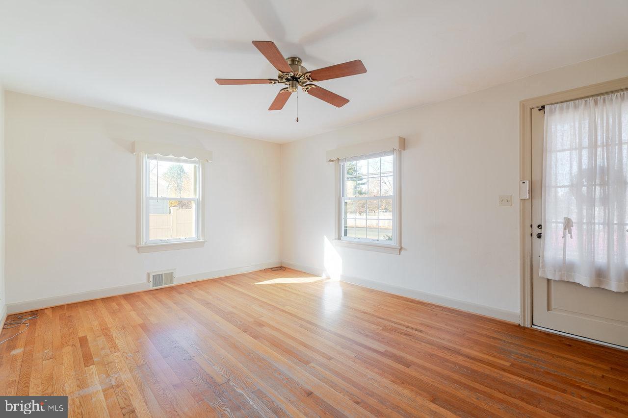 410 E EAST ROCKINGHAM ST, ELKTON, Virginia 22827, 4 Bedrooms Bedrooms, ,2 BathroomsBathrooms,Residential,For sale,410 E EAST ROCKINGHAM ST,VARO2002744 MLS # VARO2002744