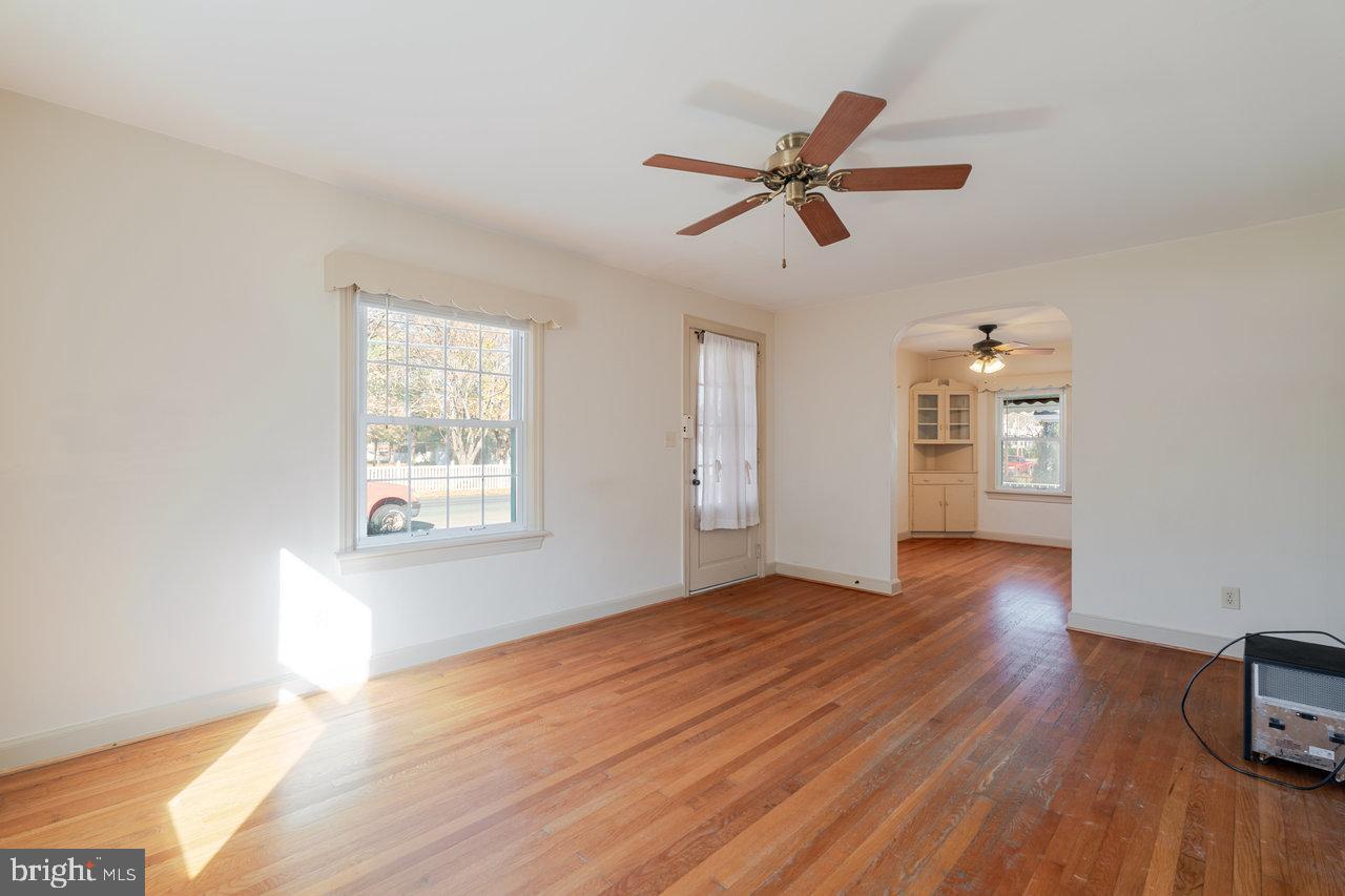 410 E EAST ROCKINGHAM ST, ELKTON, Virginia 22827, 4 Bedrooms Bedrooms, ,2 BathroomsBathrooms,Residential,For sale,410 E EAST ROCKINGHAM ST,VARO2002744 MLS # VARO2002744