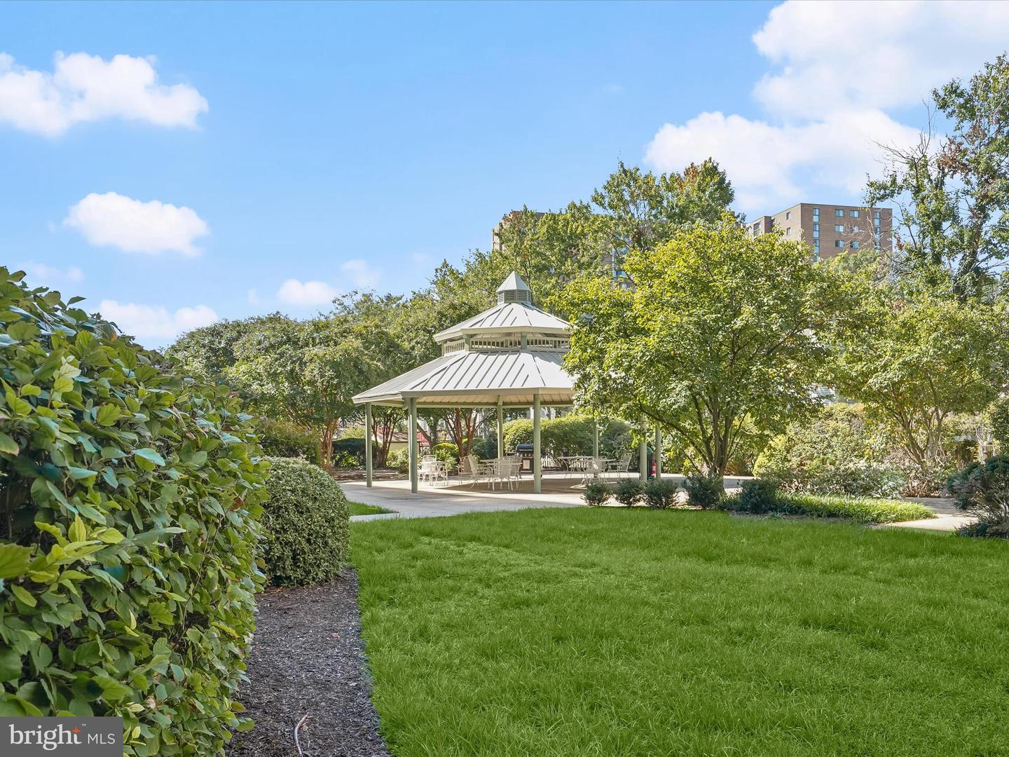 5300 HOLMES RUN PKWY #402, ALEXANDRIA, Virginia 22304, 2 Bedrooms Bedrooms, ,2 BathroomsBathrooms,Residential,For sale,5300 HOLMES RUN PKWY #402,VAAX2051910 MLS # VAAX2051910 5300 HOLMES RUN PKWY #402, ALEXANDRIA, Virginia 22304, 2 Bedrooms Bedrooms, ,2 BathroomsBathrooms,Residential,For sale,5300 HOLMES RUN PKWY #402,VAAX2051910 MLS # VAAX2051910