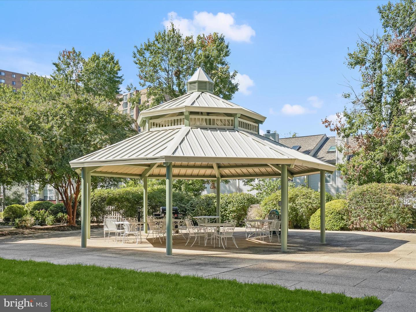 5300 HOLMES RUN PKWY #402, ALEXANDRIA, Virginia 22304, 2 Bedrooms Bedrooms, ,2 BathroomsBathrooms,Residential,For sale,5300 HOLMES RUN PKWY #402,VAAX2051910 MLS # VAAX2051910 5300 HOLMES RUN PKWY #402, ALEXANDRIA, Virginia 22304, 2 Bedrooms Bedrooms, ,2 BathroomsBathrooms,Residential,For sale,5300 HOLMES RUN PKWY #402,VAAX2051910 MLS # VAAX2051910