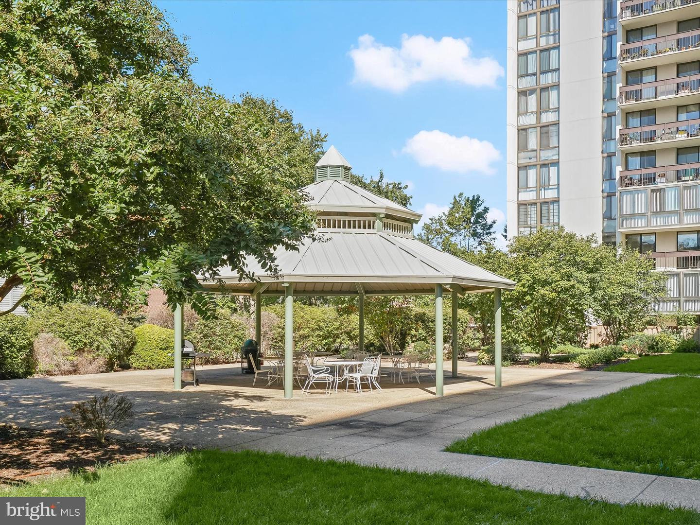 5300 HOLMES RUN PKWY #402, ALEXANDRIA, Virginia 22304, 2 Bedrooms Bedrooms, ,2 BathroomsBathrooms,Residential,For sale,5300 HOLMES RUN PKWY #402,VAAX2051910 MLS # VAAX2051910 5300 HOLMES RUN PKWY #402, ALEXANDRIA, Virginia 22304, 2 Bedrooms Bedrooms, ,2 BathroomsBathrooms,Residential,For sale,5300 HOLMES RUN PKWY #402,VAAX2051910 MLS # VAAX2051910