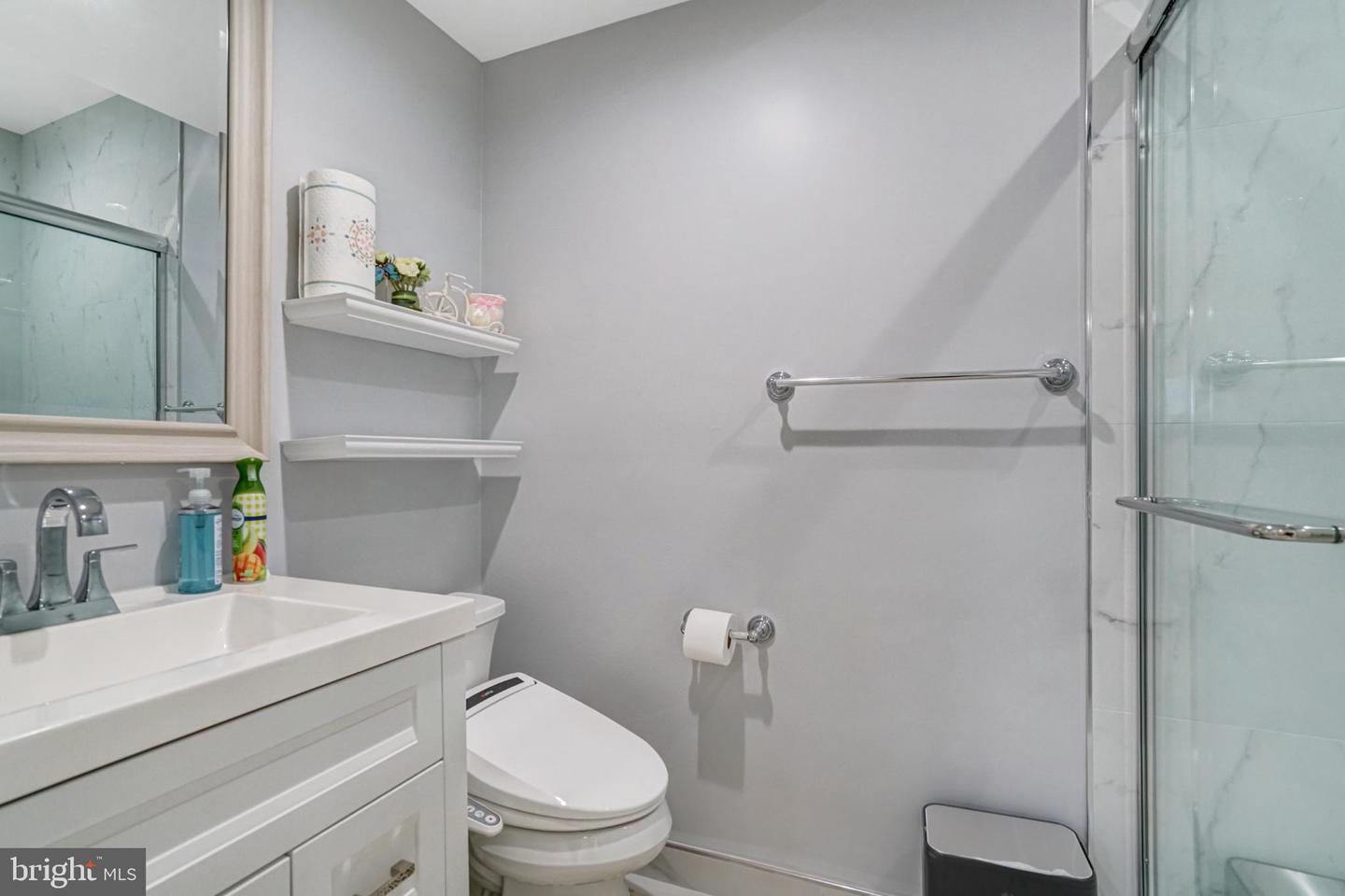 7727 KALORAMA RD, ANNANDALE, Virginia 22003, 3 Bedrooms Bedrooms, 12 Rooms Rooms,3 BathroomsBathrooms,Residential,For sale,7727 KALORAMA RD,VAFX2279690 MLS # VAFX2279690