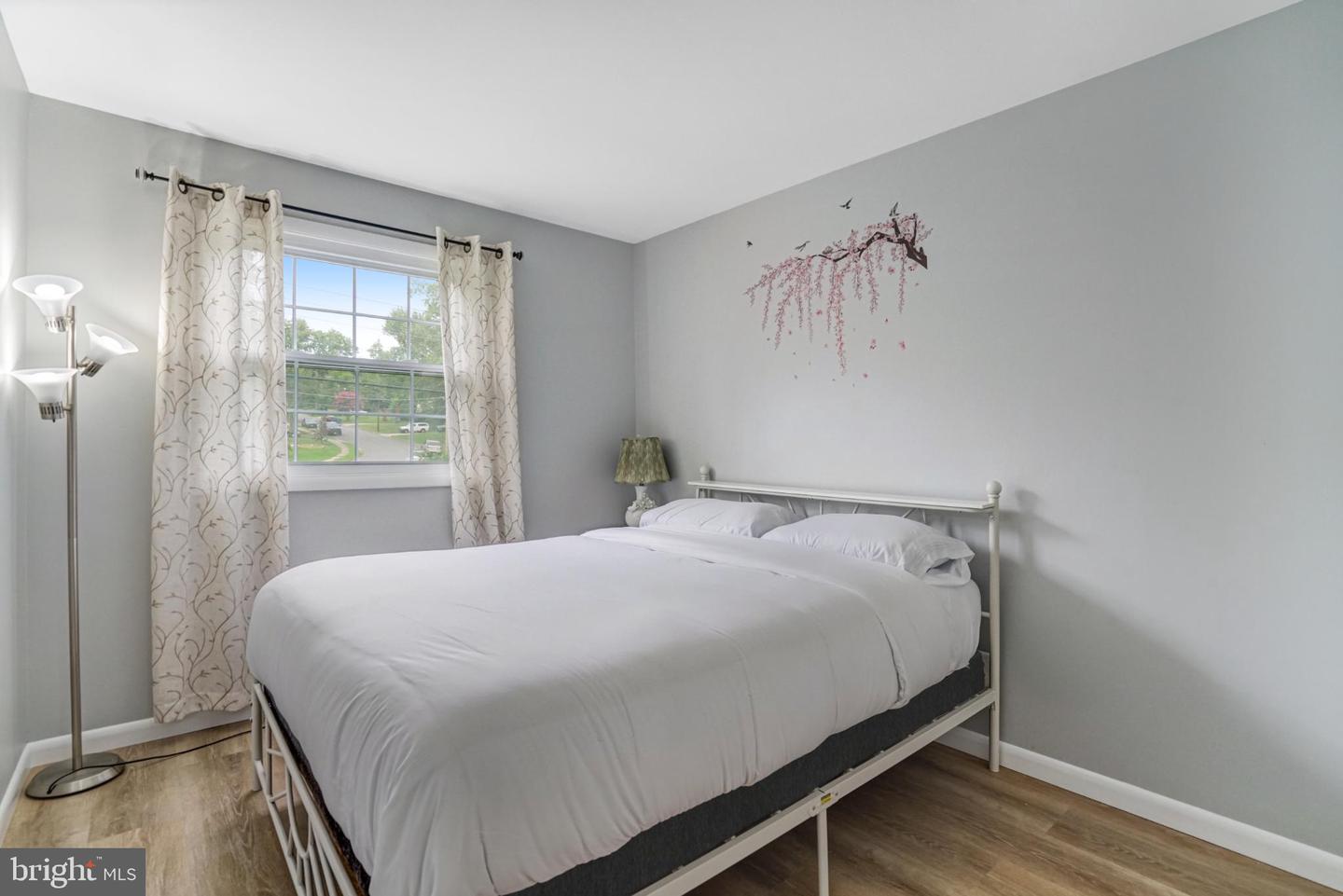 7727 KALORAMA RD, ANNANDALE, Virginia 22003, 3 Bedrooms Bedrooms, 12 Rooms Rooms,3 BathroomsBathrooms,Residential,For sale,7727 KALORAMA RD,VAFX2279690 MLS # VAFX2279690