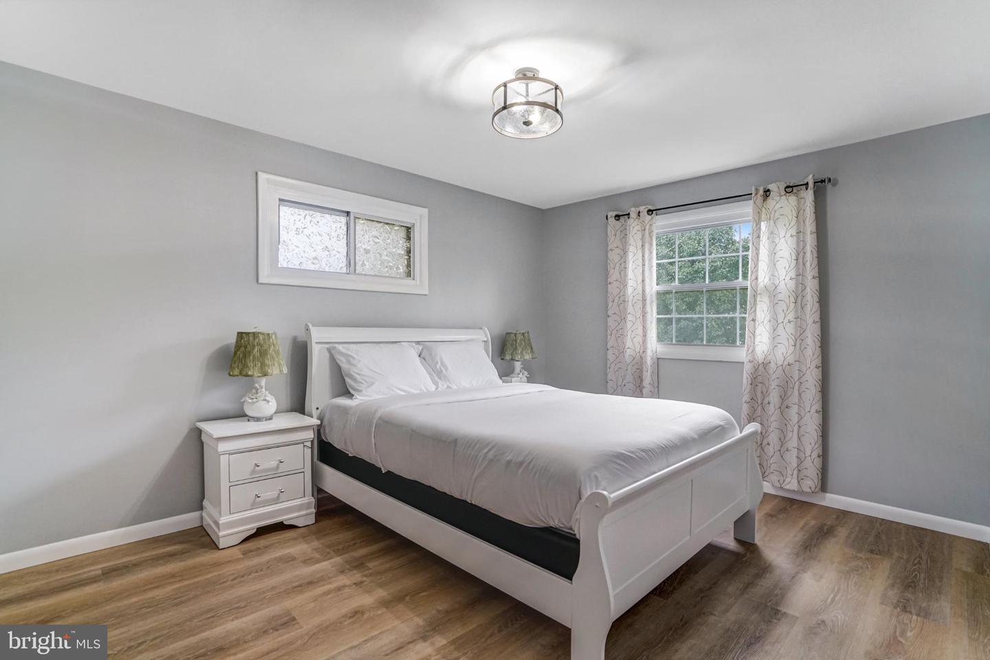 7727 KALORAMA RD, ANNANDALE, Virginia 22003, 3 Bedrooms Bedrooms, 12 Rooms Rooms,3 BathroomsBathrooms,Residential,For sale,7727 KALORAMA RD,VAFX2279690 MLS # VAFX2279690