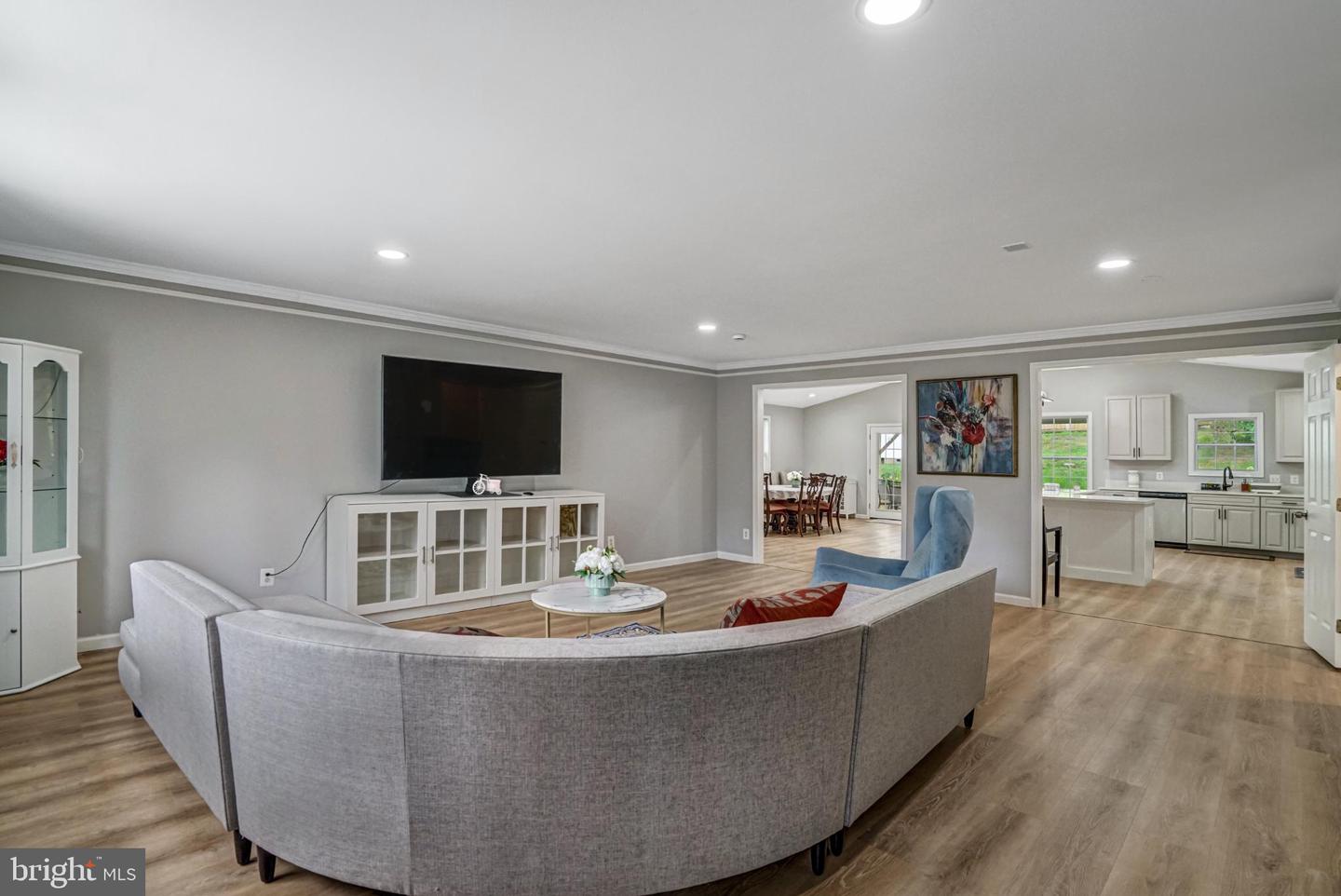 7727 KALORAMA RD, ANNANDALE, Virginia 22003, 3 Bedrooms Bedrooms, 12 Rooms Rooms,3 BathroomsBathrooms,Residential,For sale,7727 KALORAMA RD,VAFX2279690 MLS # VAFX2279690