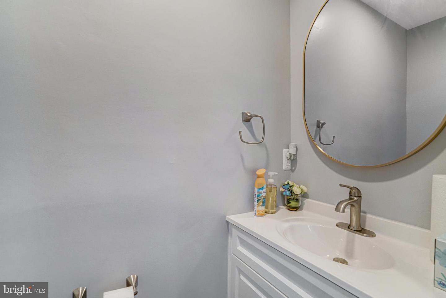 7727 KALORAMA RD, ANNANDALE, Virginia 22003, 3 Bedrooms Bedrooms, 12 Rooms Rooms,3 BathroomsBathrooms,Residential,For sale,7727 KALORAMA RD,VAFX2279690 MLS # VAFX2279690