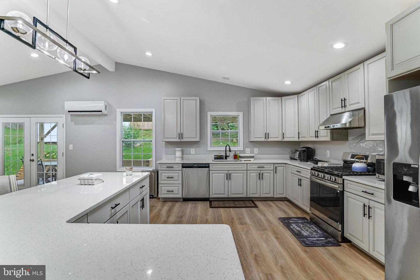 7727 KALORAMA RD, ANNANDALE, Virginia 22003, 3 Bedrooms Bedrooms, 12 Rooms Rooms,3 BathroomsBathrooms,Residential,For sale,7727 KALORAMA RD,VAFX2279690 MLS # VAFX2279690