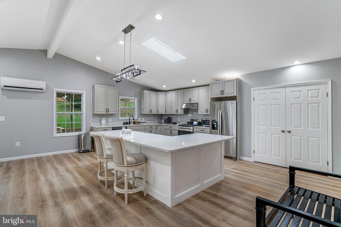 7727 KALORAMA RD, ANNANDALE, Virginia 22003, 3 Bedrooms Bedrooms, 12 Rooms Rooms,3 BathroomsBathrooms,Residential,For sale,7727 KALORAMA RD,VAFX2279690 MLS # VAFX2279690