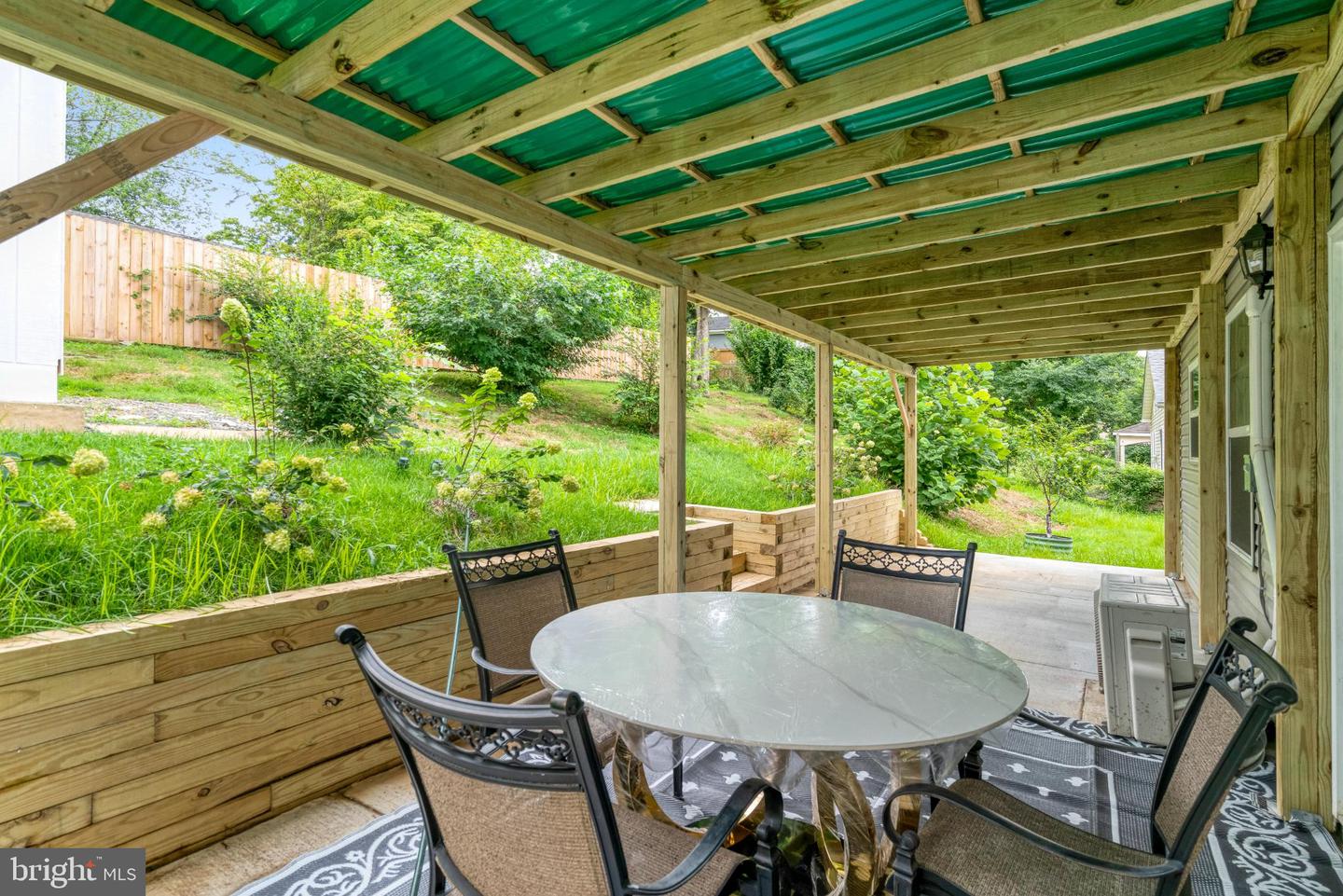 7727 KALORAMA RD, ANNANDALE, Virginia 22003, 3 Bedrooms Bedrooms, 12 Rooms Rooms,3 BathroomsBathrooms,Residential,For sale,7727 KALORAMA RD,VAFX2279690 MLS # VAFX2279690