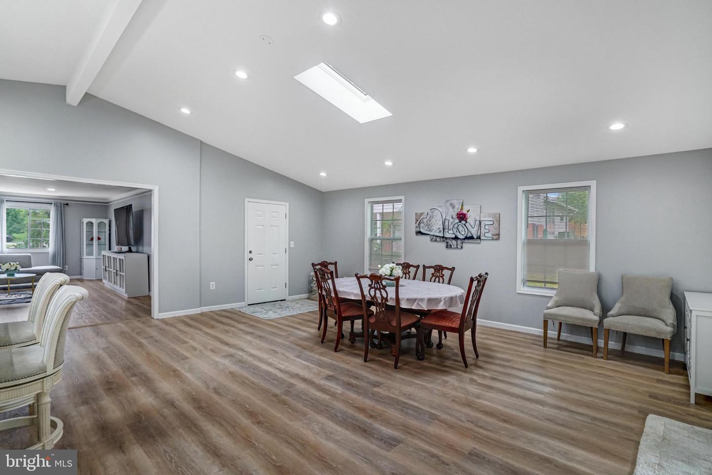 7727 KALORAMA RD, ANNANDALE, Virginia 22003, 3 Bedrooms Bedrooms, 12 Rooms Rooms,3 BathroomsBathrooms,Residential,For sale,7727 KALORAMA RD,VAFX2279690 MLS # VAFX2279690