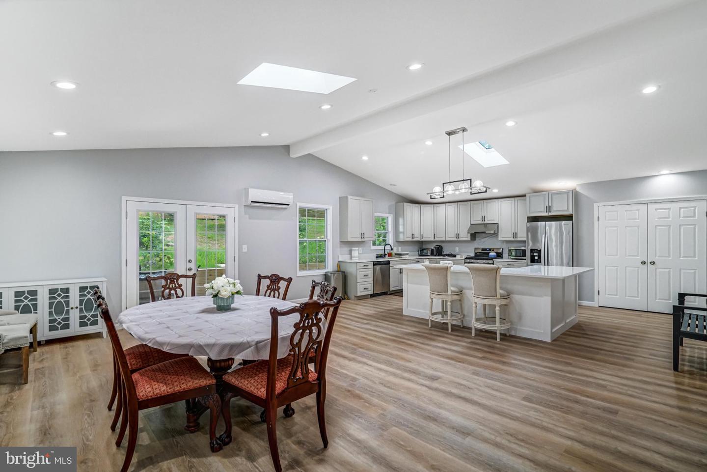 7727 KALORAMA RD, ANNANDALE, Virginia 22003, 3 Bedrooms Bedrooms, 12 Rooms Rooms,3 BathroomsBathrooms,Residential,For sale,7727 KALORAMA RD,VAFX2279690 MLS # VAFX2279690