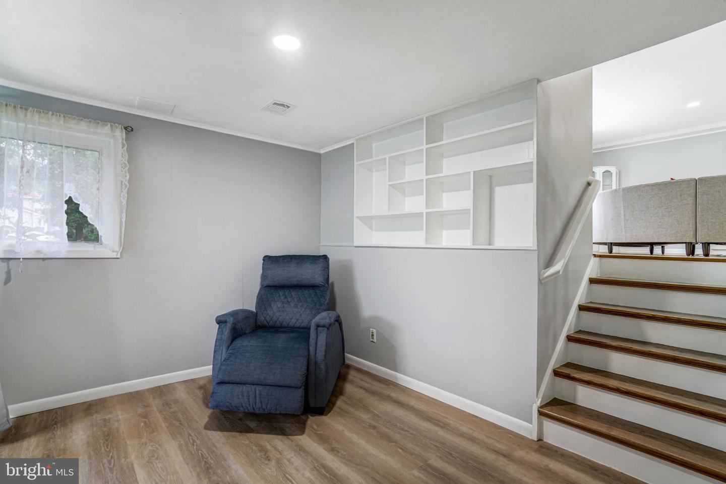 7727 KALORAMA RD, ANNANDALE, Virginia 22003, 3 Bedrooms Bedrooms, 12 Rooms Rooms,3 BathroomsBathrooms,Residential,For sale,7727 KALORAMA RD,VAFX2279690 MLS # VAFX2279690