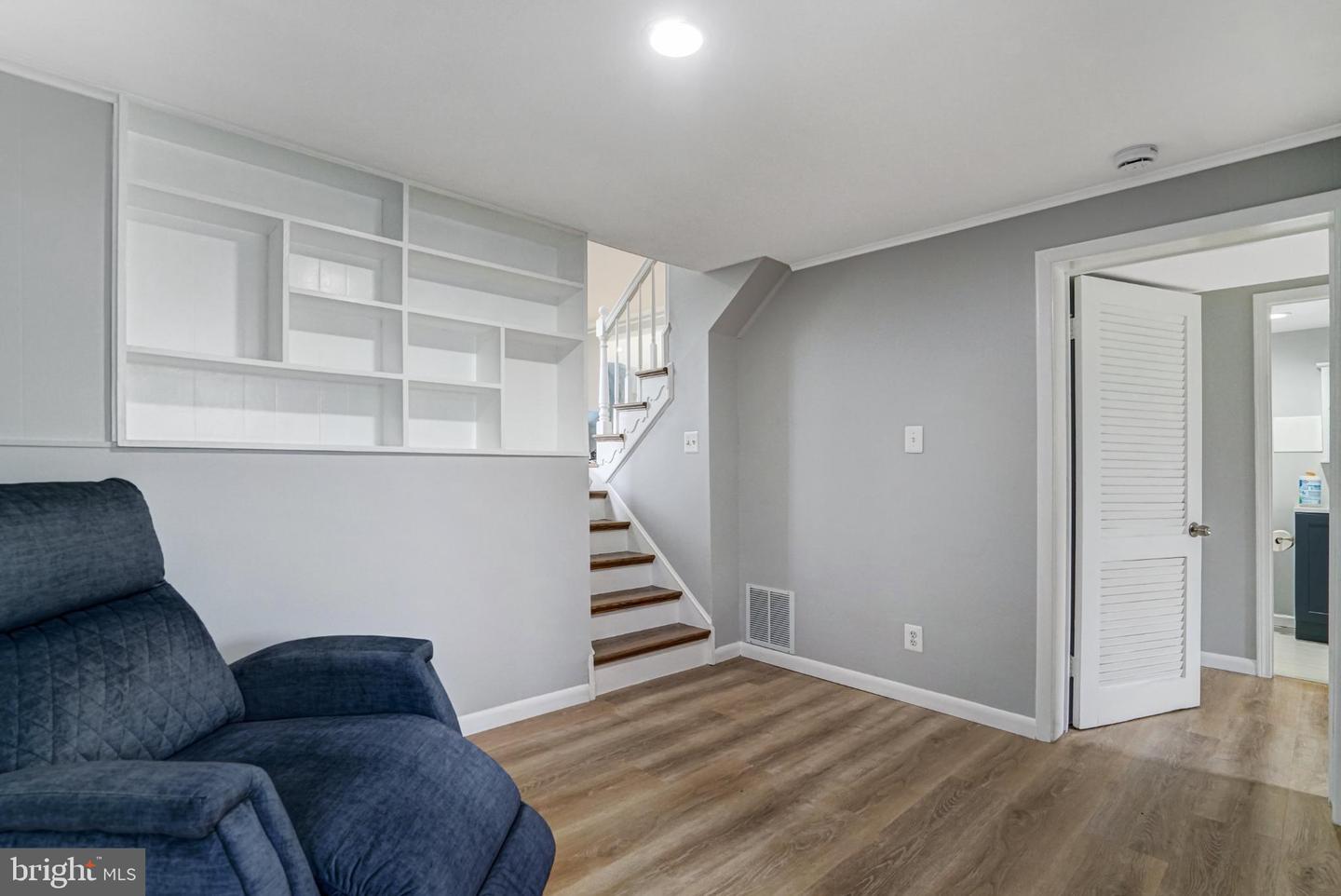 7727 KALORAMA RD, ANNANDALE, Virginia 22003, 3 Bedrooms Bedrooms, 12 Rooms Rooms,3 BathroomsBathrooms,Residential,For sale,7727 KALORAMA RD,VAFX2279690 MLS # VAFX2279690