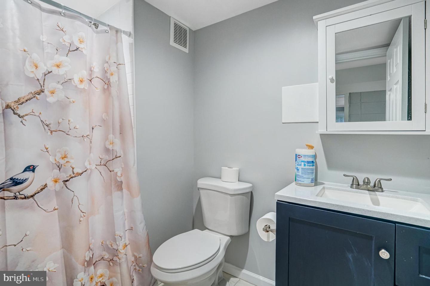 7727 KALORAMA RD, ANNANDALE, Virginia 22003, 3 Bedrooms Bedrooms, 12 Rooms Rooms,3 BathroomsBathrooms,Residential,For sale,7727 KALORAMA RD,VAFX2279690 MLS # VAFX2279690