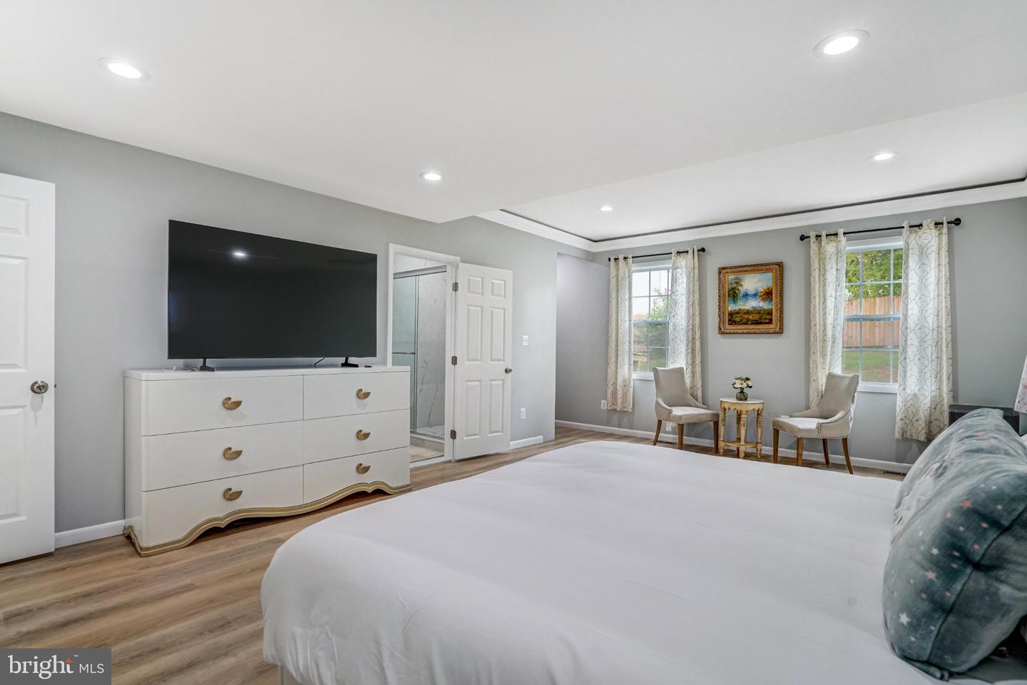 7727 KALORAMA RD, ANNANDALE, Virginia 22003, 3 Bedrooms Bedrooms, 12 Rooms Rooms,3 BathroomsBathrooms,Residential,For sale,7727 KALORAMA RD,VAFX2279690 MLS # VAFX2279690