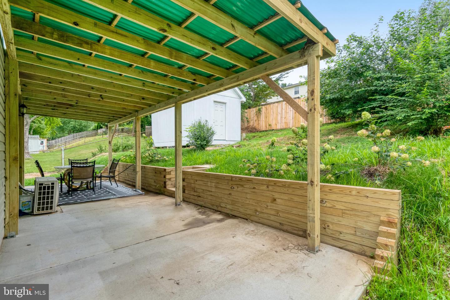 7727 KALORAMA RD, ANNANDALE, Virginia 22003, 3 Bedrooms Bedrooms, 12 Rooms Rooms,3 BathroomsBathrooms,Residential,For sale,7727 KALORAMA RD,VAFX2279690 MLS # VAFX2279690