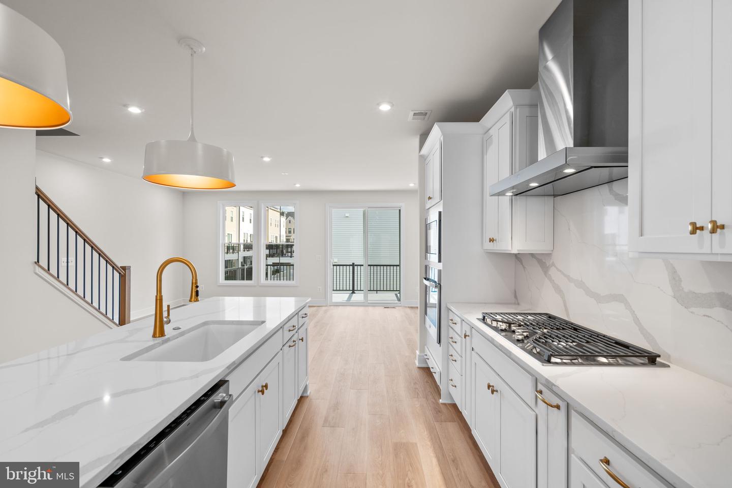 42121 PICASSO SQ, ASHBURN, Virginia 20148, 3 Bedrooms Bedrooms, ,2 BathroomsBathrooms,Residential,For sale,42121 PICASSO SQ,VALO2111346 MLS # VALO2111346