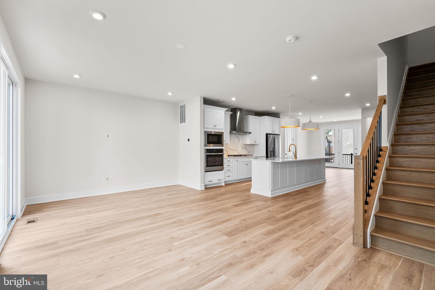 42121 PICASSO SQ, ASHBURN, Virginia 20148, 3 Bedrooms Bedrooms, ,2 BathroomsBathrooms,Residential,For sale,42121 PICASSO SQ,VALO2111346 MLS # VALO2111346