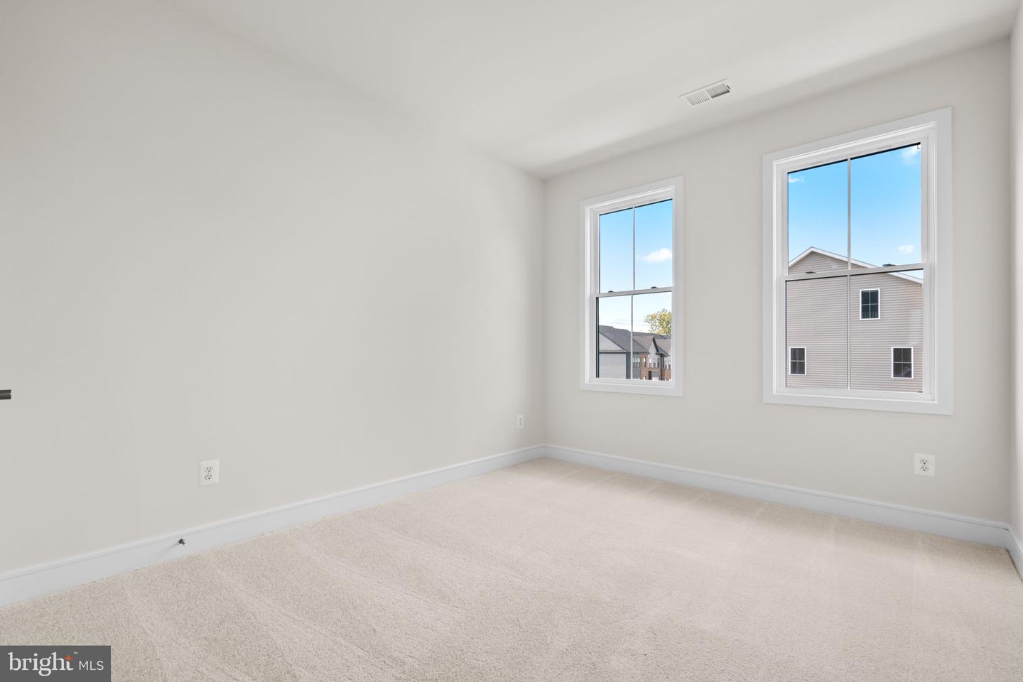 42121 PICASSO SQ, ASHBURN, Virginia 20148, 3 Bedrooms Bedrooms, ,2 BathroomsBathrooms,Residential,For sale,42121 PICASSO SQ,VALO2111346 MLS # VALO2111346