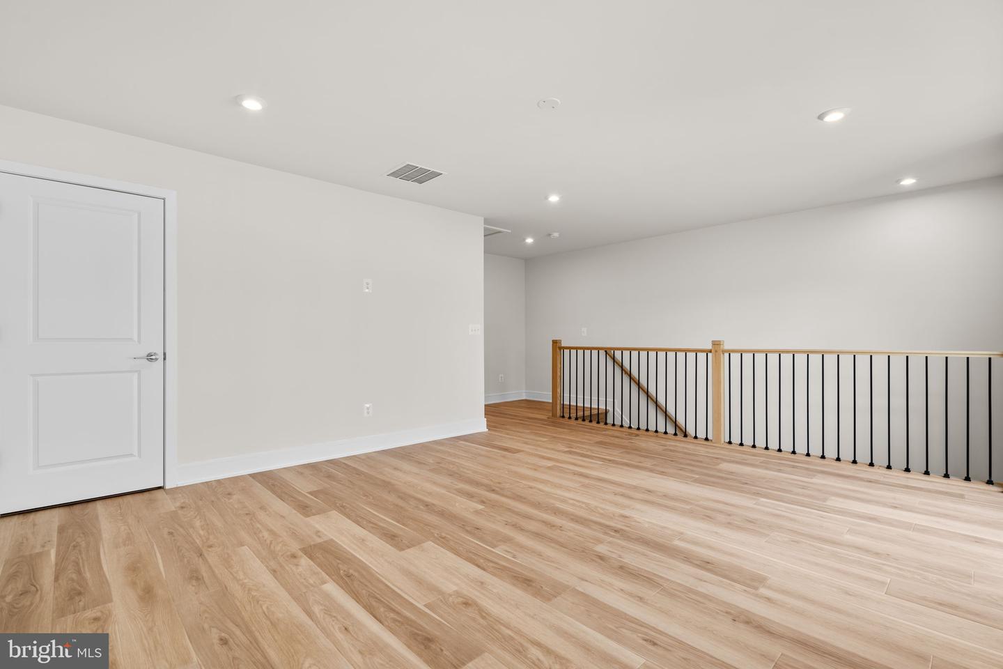 42121 PICASSO SQ, ASHBURN, Virginia 20148, 3 Bedrooms Bedrooms, ,2 BathroomsBathrooms,Residential,For sale,42121 PICASSO SQ,VALO2111346 MLS # VALO2111346