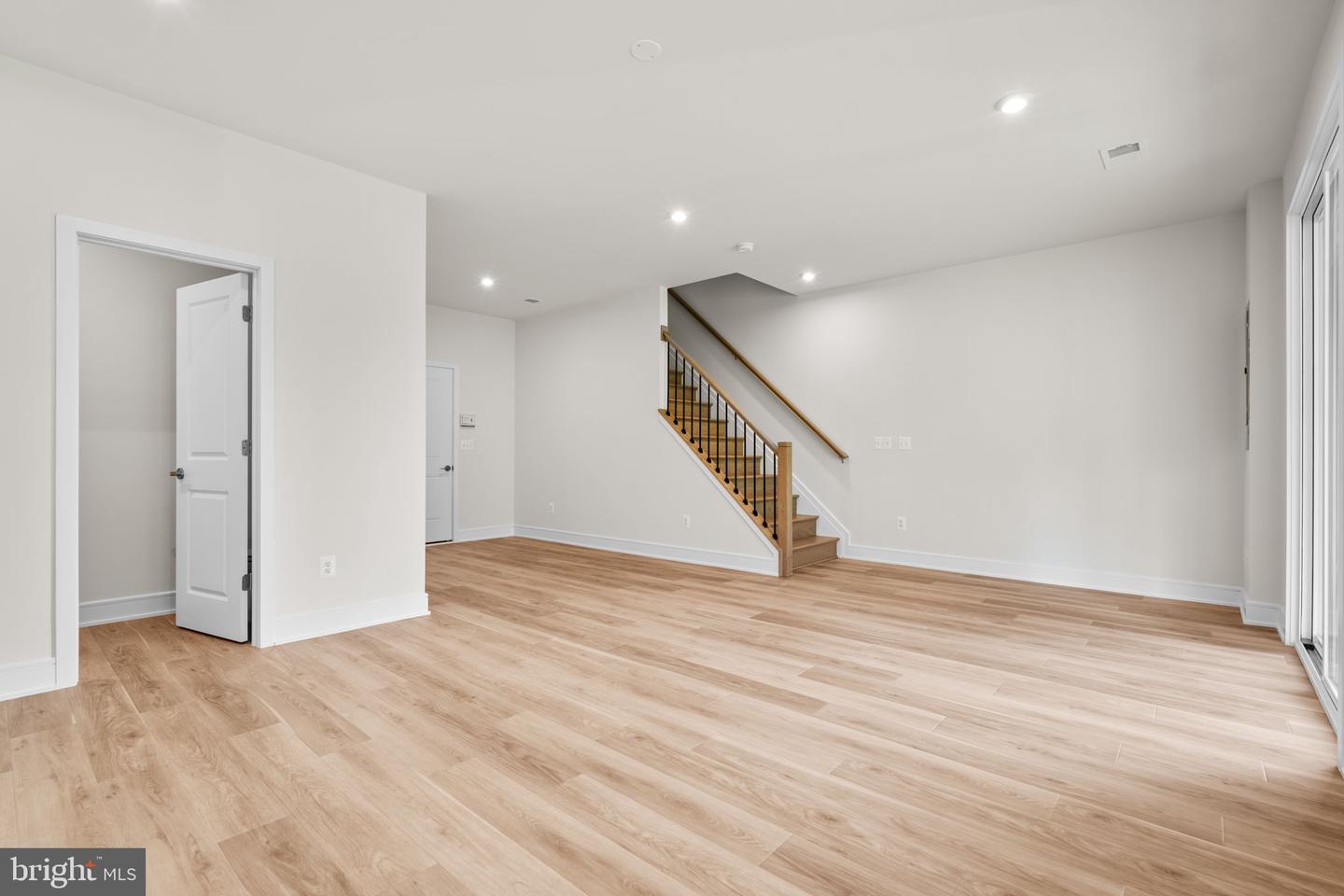 42121 PICASSO SQ, ASHBURN, Virginia 20148, 3 Bedrooms Bedrooms, ,2 BathroomsBathrooms,Residential,For sale,42121 PICASSO SQ,VALO2111346 MLS # VALO2111346