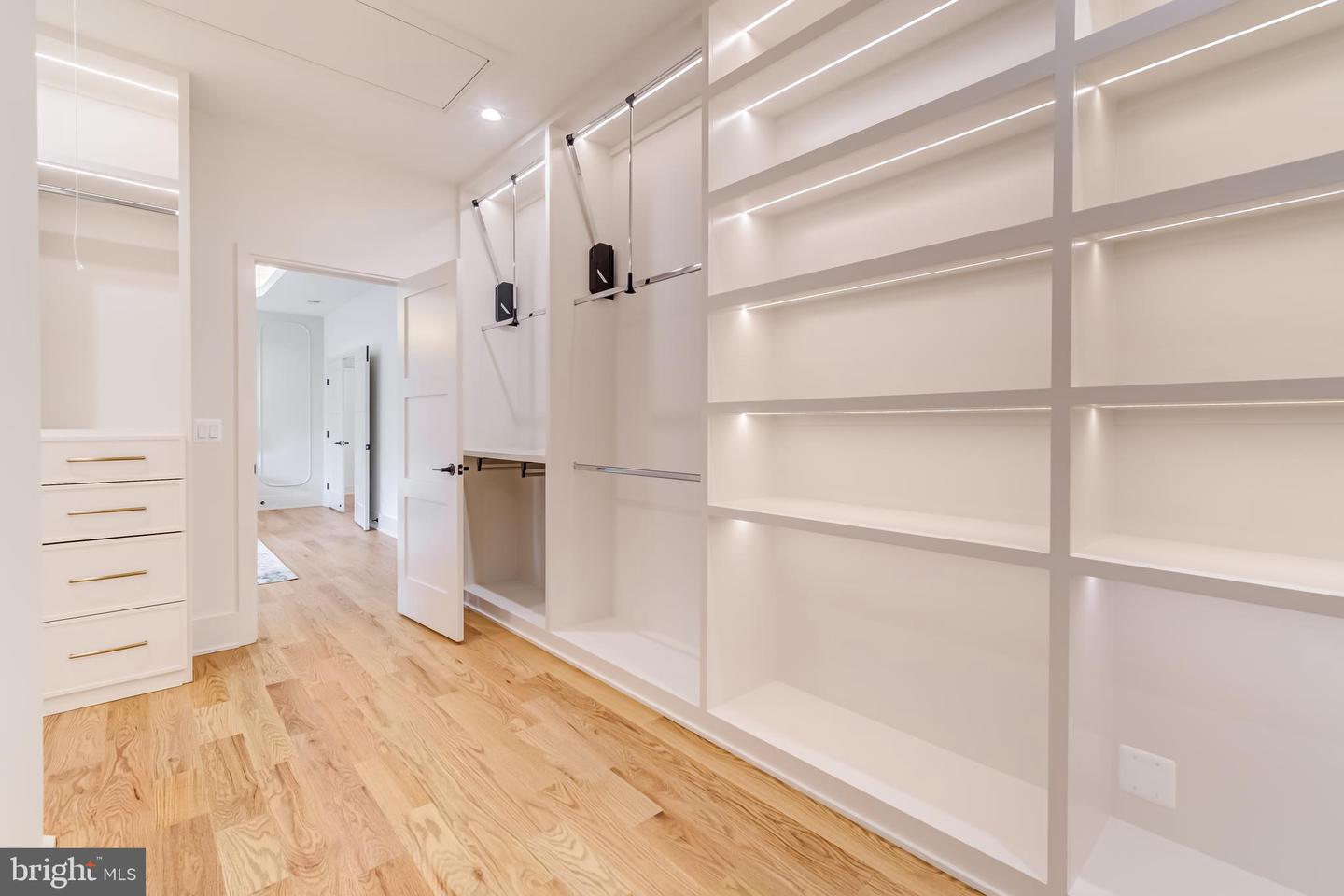 913 SYMPHONY CIR SW, VIENNA, Virginia 22180, 7 Bedrooms Bedrooms, ,7 BathroomsBathrooms,Residential,For sale,913 SYMPHONY CIR SW,VAFX2279696 MLS # VAFX2279696 913 SYMPHONY CIR SW, VIENNA, Virginia 22180, 7 Bedrooms Bedrooms, ,7 BathroomsBathrooms,Residential,For sale,913 SYMPHONY CIR SW,VAFX2279696 MLS # VAFX2279696