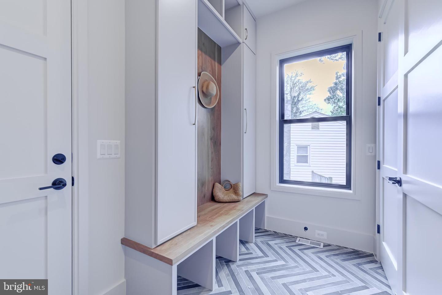 913 SYMPHONY CIR SW, VIENNA, Virginia 22180, 7 Bedrooms Bedrooms, ,7 BathroomsBathrooms,Residential,For sale,913 SYMPHONY CIR SW,VAFX2279696 MLS # VAFX2279696 913 SYMPHONY CIR SW, VIENNA, Virginia 22180, 7 Bedrooms Bedrooms, ,7 BathroomsBathrooms,Residential,For sale,913 SYMPHONY CIR SW,VAFX2279696 MLS # VAFX2279696