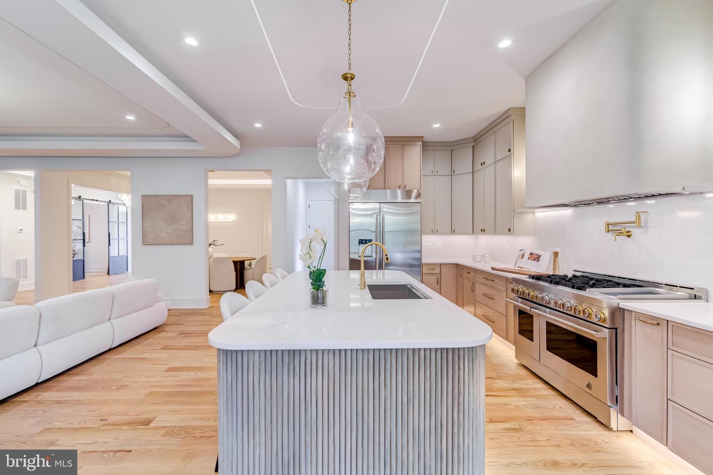 913 SYMPHONY CIR SW, VIENNA, Virginia 22180, 7 Bedrooms Bedrooms, ,7 BathroomsBathrooms,Residential,For sale,913 SYMPHONY CIR SW,VAFX2279696 MLS # VAFX2279696 913 SYMPHONY CIR SW, VIENNA, Virginia 22180, 7 Bedrooms Bedrooms, ,7 BathroomsBathrooms,Residential,For sale,913 SYMPHONY CIR SW,VAFX2279696 MLS # VAFX2279696