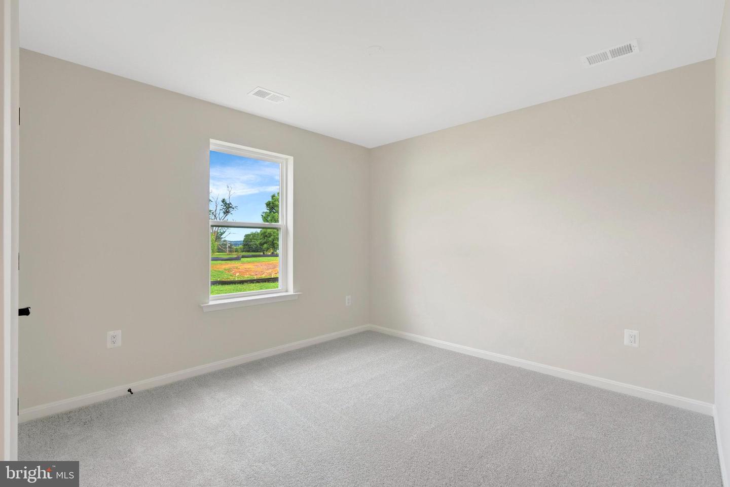 106 MIDSUMMER LN, MIDDLETOWN, Virginia 22645, 3 Bedrooms Bedrooms, ,2 BathroomsBathrooms,Residential,For sale,106 MIDSUMMER LN,VAFV2033310 MLS # VAFV2033310