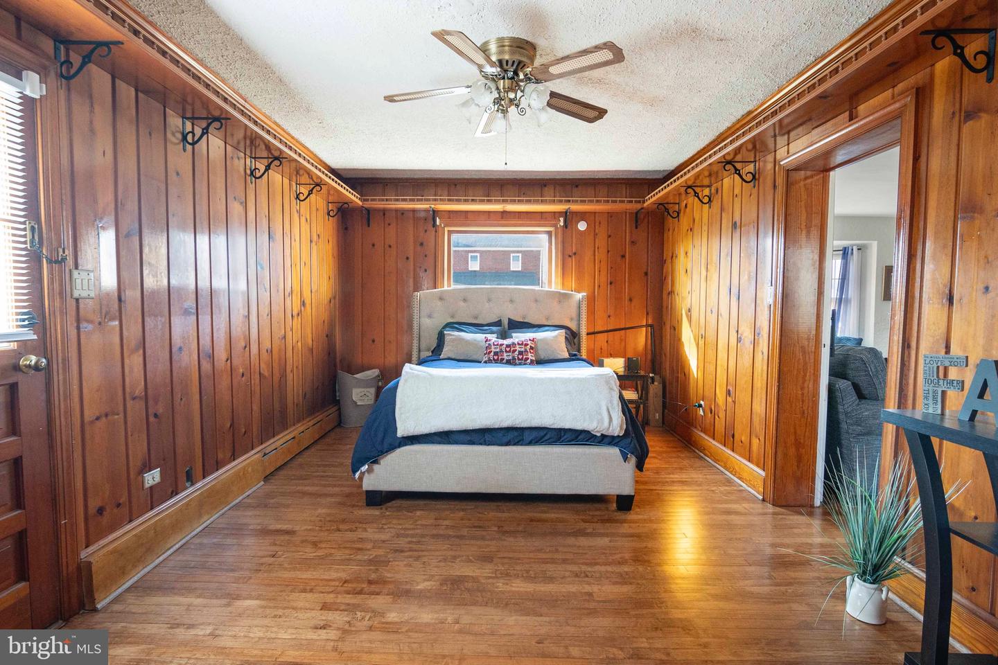 425 W 15TH ST, FRONT ROYAL, Virginia 22630, 5 Bedrooms Bedrooms, 9 Rooms Rooms,2 BathroomsBathrooms,Residential,For sale,425 W 15TH ST,VAWR2010840 MLS # VAWR2010840