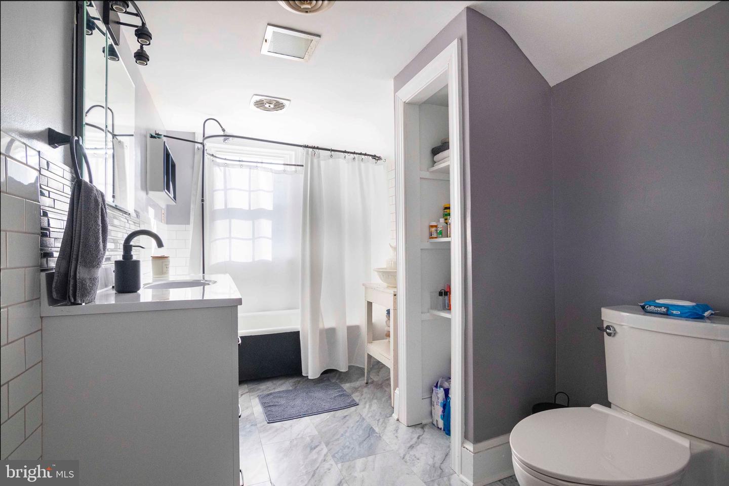 425 W 15TH ST, FRONT ROYAL, Virginia 22630, 5 Bedrooms Bedrooms, 9 Rooms Rooms,2 BathroomsBathrooms,Residential,For sale,425 W 15TH ST,VAWR2010840 MLS # VAWR2010840