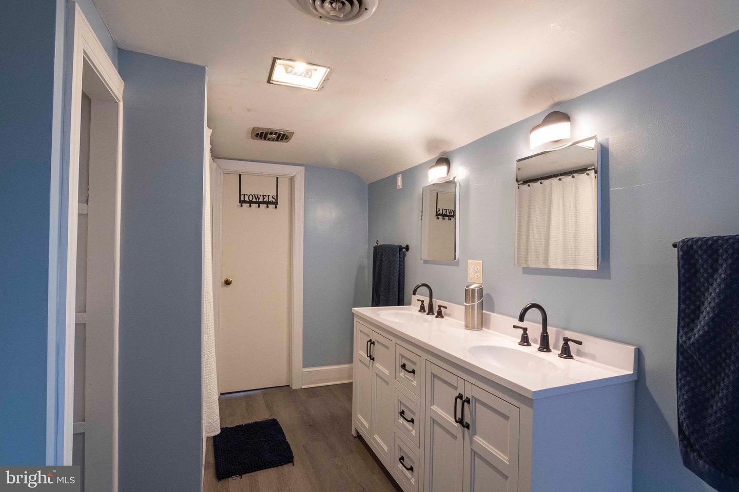 425 W 15TH ST, FRONT ROYAL, Virginia 22630, 5 Bedrooms Bedrooms, 9 Rooms Rooms,2 BathroomsBathrooms,Residential,For sale,425 W 15TH ST,VAWR2010840 MLS # VAWR2010840