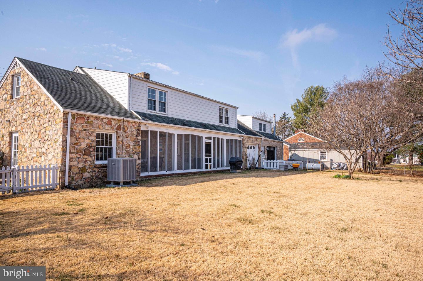 425 W 15TH ST, FRONT ROYAL, Virginia 22630, 5 Bedrooms Bedrooms, 9 Rooms Rooms,2 BathroomsBathrooms,Residential,For sale,425 W 15TH ST,VAWR2010840 MLS # VAWR2010840