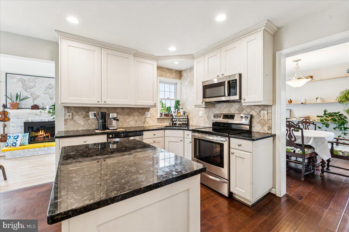 12592 ROCK RIDGE RD, HERNDON, Virginia 20170, 3 Bedrooms Bedrooms, ,2 BathroomsBathrooms,Residential,For sale,12592 ROCK RIDGE RD,VAFX2259160 MLS # VAFX2259160 12592 ROCK RIDGE RD, HERNDON, Virginia 20170, 3 Bedrooms Bedrooms, ,2 BathroomsBathrooms,Residential,For sale,12592 ROCK RIDGE RD,VAFX2259160 MLS # VAFX2259160