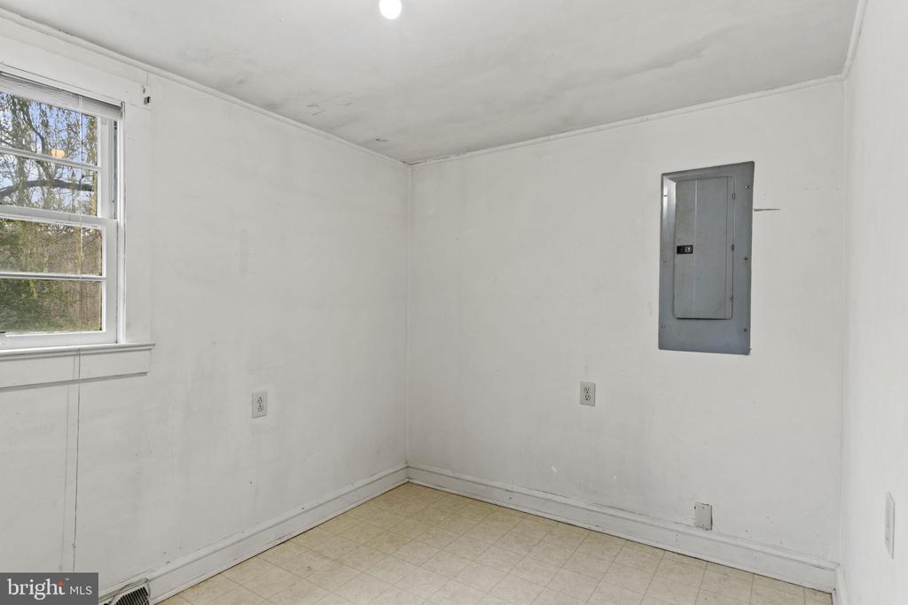 8704 THREE NOTCH RD, LOUISA, Virginia 23093, 2 Bedrooms Bedrooms, ,2 BathroomsBathrooms,Residential,8704 THREE NOTCH RD,VALA2008924 MLS # VALA2008924