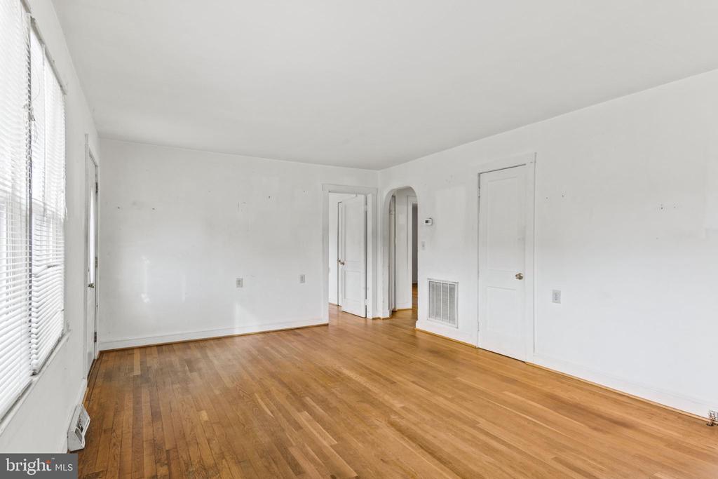 8704 THREE NOTCH RD, LOUISA, Virginia 23093, 2 Bedrooms Bedrooms, ,2 BathroomsBathrooms,Residential,8704 THREE NOTCH RD,VALA2008924 MLS # VALA2008924