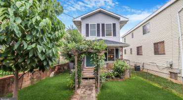 5220 BLAINE ST NE, WASHINGTON, District Of Columbia 20019, 3 Bedrooms Bedrooms, ,1 BathroomBathrooms,Residential,For sale,5220 BLAINE ST NE,DCDC2214232 MLS # DCDC2214232