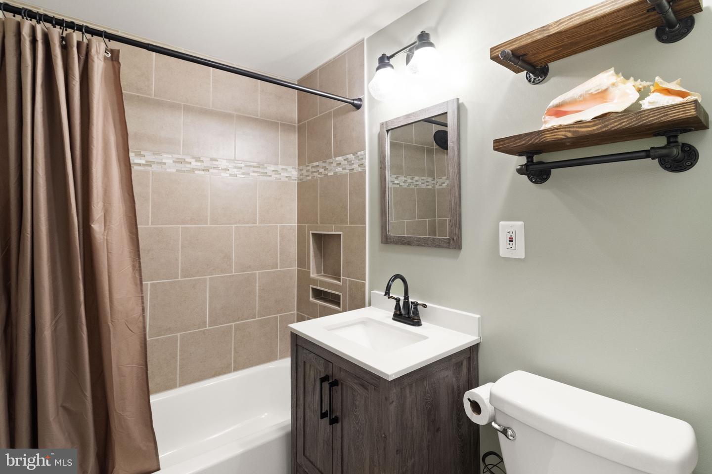 1315 MEAD TER, WOODBRIDGE, Virginia 22191, 3 Bedrooms Bedrooms, 6 Rooms Rooms,3 BathroomsBathrooms,Residential,For sale,1315 MEAD TER,VAPW2101628 MLS # VAPW2101628