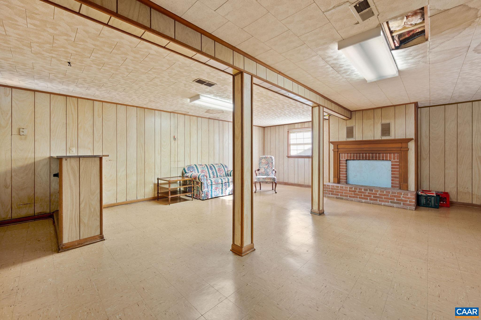 202 HARTMANS MILL RD, CHARLOTTESVILLE, Virginia 22902, 4 Bedrooms Bedrooms, ,2 BathroomsBathrooms,Residential,202 HARTMANS MILL RD,671262 MLS # 671262