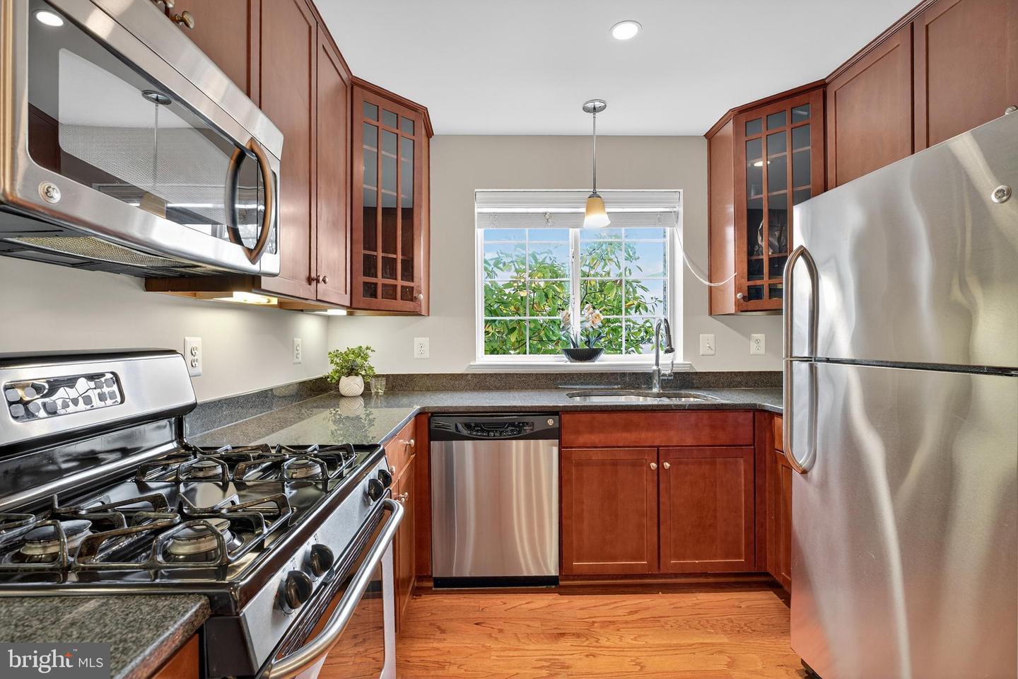 4163 S FOUR MILE RUN DR #301, ARLINGTON, Virginia 22204, 1 Bedroom Bedrooms, ,1 BathroomBathrooms,Residential,For sale,4163 S FOUR MILE RUN DR #301,VAAR2063434 MLS # VAAR2063434 4163 S FOUR MILE RUN DR #301, ARLINGTON, Virginia 22204, 1 Bedroom Bedrooms, ,1 BathroomBathrooms,Residential,For sale,4163 S FOUR MILE RUN DR #301,VAAR2063434 MLS # VAAR2063434